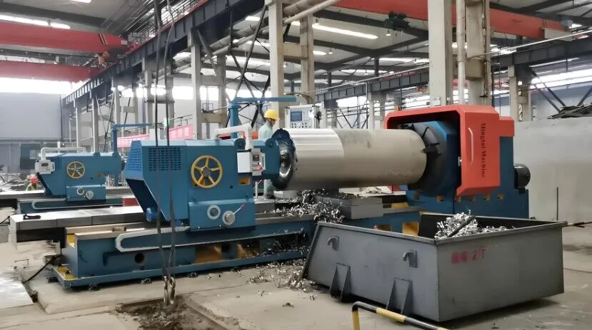 Maquinaria avanzada utilizada en la producción de tuberías de PRFV